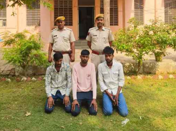 878 Tramadol capsules being smuggled in Scorpio seized, three arrested
